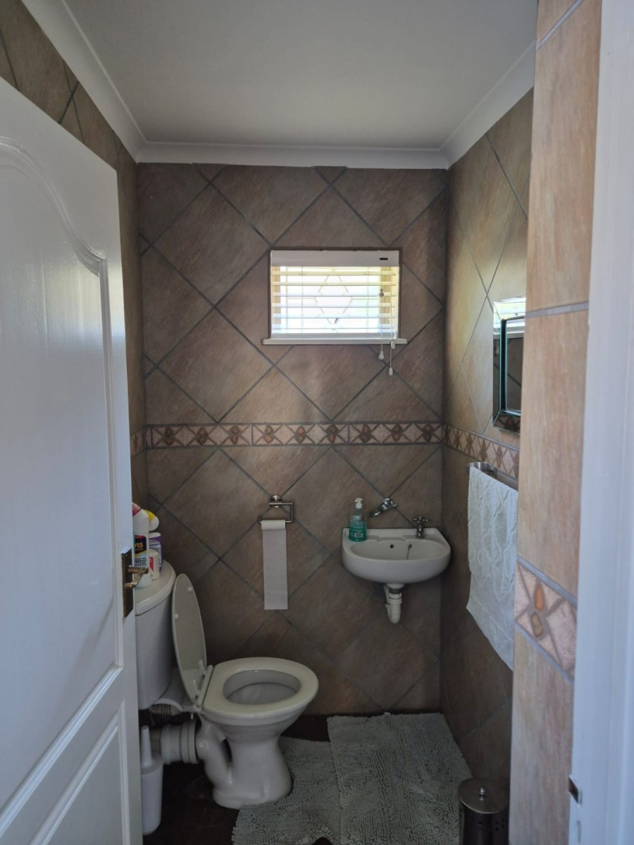 4 Bedroom Property for Sale in Blue Bend Eastern Cape